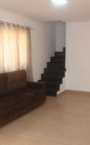 Casa de condomínio para alugar com 80m², 2 quartos e 2 vagasSala