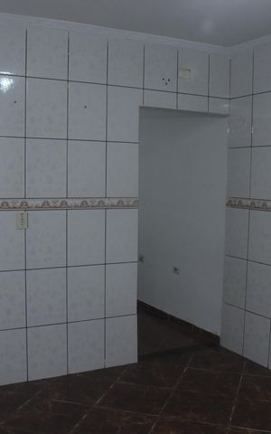 Casa para alugar com 140m², 2 quartos e 2 vagasCozinha