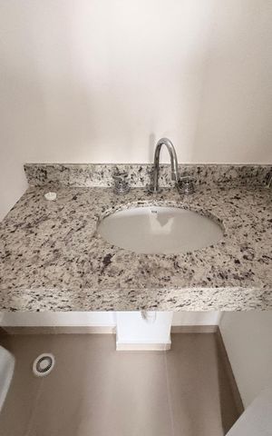 Apartamento à venda com 44m², 2 quartos e sem vaga Apartamento à venda com 44m², 2 quartos e sem vagaBanheiro