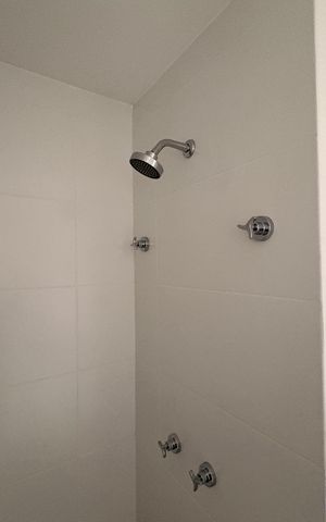 Apartamento à venda com 44m², 2 quartos e sem vaga Apartamento à venda com 44m², 2 quartos e sem vagaBanheiro da suíte