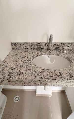 Apartamento à venda com 44m², 2 quartos e sem vaga Apartamento à venda com 44m², 2 quartos e sem vagaBanheiro da suíte