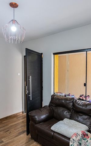Casa para alugar com 60m², 2 quartos e 1 vaga Casa para alugar com 60m², 2 quartos e 1 vagaSala
