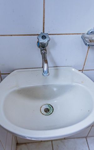 Casa para alugar com 60m², 2 quartos e 1 vaga Casa para alugar com 60m², 2 quartos e 1 vagaBanheiro de serviço