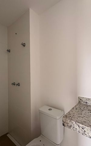 Apartamento à venda com 44m², 2 quartos e 1 vaga Apartamento à venda com 44m², 2 quartos e 1 vagaBanheiro da suíte