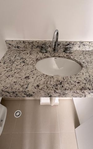 Apartamento à venda com 44m², 2 quartos e 1 vaga Apartamento à venda com 44m², 2 quartos e 1 vagaBanheiro da suíte
