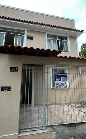 Casa para alugar com 136m², 2 quartos e 1 vagaFachada + placa