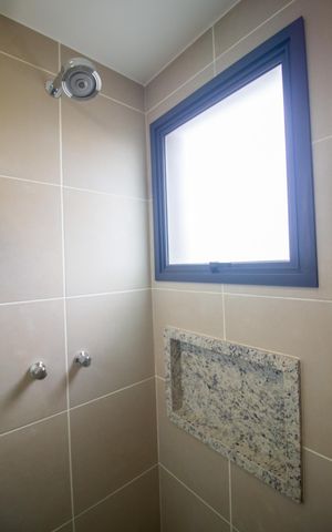 Apartamento para alugar com 74m², 2 quartos e 2 vagas Apartamento para alugar com 74m², 2 quartos e 2 vagasBanheiro da Suíte