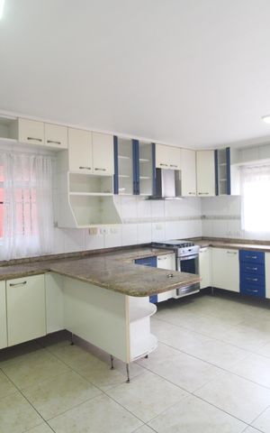 Casa para alugar com 275m², 3 quartos e 4 vagasCozinha