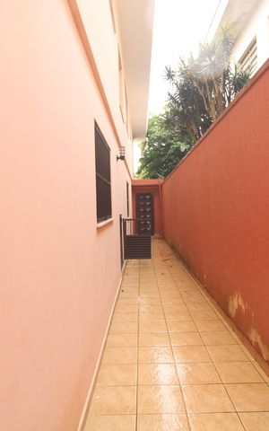 Casa para alugar com 275m², 3 quartos e 4 vagasQuintal lateral