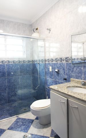 Casa para alugar com 275m², 3 quartos e 4 vagasBanheiro comum