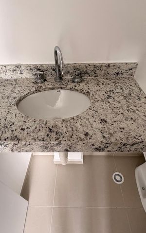 Apartamento à venda com 44m², 2 quartos e 1 vaga Apartamento à venda com 44m², 2 quartos e 1 vagaBanheiro da suíte