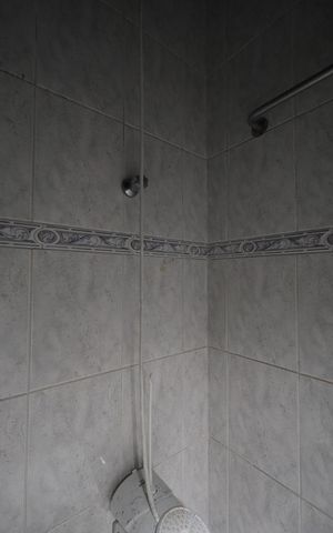 Casa para alugar com 130m², 5 quartos e 5 vagasBanheiro 1