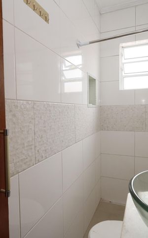 Casa para alugar com 130m², 5 quartos e 5 vagasBanheiro 