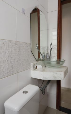 Casa para alugar com 130m², 5 quartos e 5 vagasBanheiro 