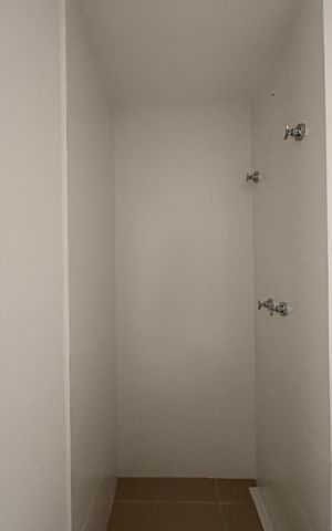 Apartamento à venda com 44m², 2 quartos e 1 vaga Apartamento à venda com 44m², 2 quartos e 1 vagaBanheiro
