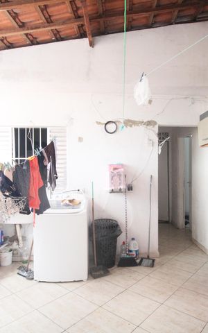 Casa à venda com 72m², 3 quartos e 1 vagaÁrea de Serviço