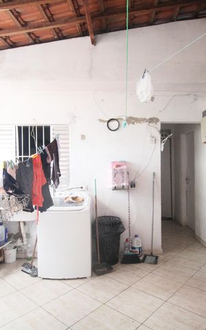 Casa à venda com 72m², 3 quartos e 1 vagaÁrea de Serviço