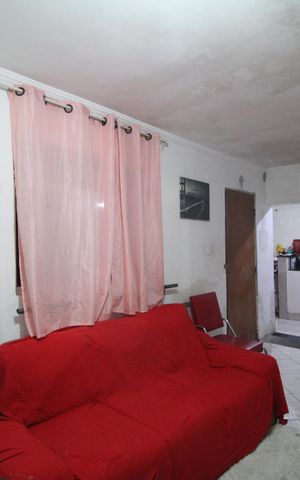 Casa à venda com 72m², 3 quartos e 1 vagaSala