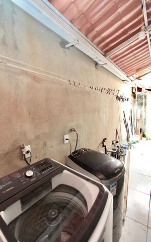 Casa de condomínio à venda com 145m², 3 quartos e 1 vaga Casa de condomínio à venda com 145m², 3 quartos e 1 vagaCozinha e Área de Serviço