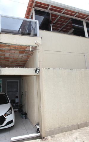 Casa de condomínio à venda com 145m², 3 quartos e 1 vaga Casa de condomínio à venda com 145m², 3 quartos e 1 vagaFachada