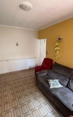 Casa à venda com 162m², 4 quartos e 4 vagas Casa à venda com 162m², 4 quartos e 4 vagasSala