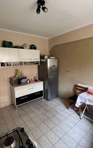 Casa à venda com 162m², 4 quartos e 4 vagas Casa à venda com 162m², 4 quartos e 4 vagasCozinha