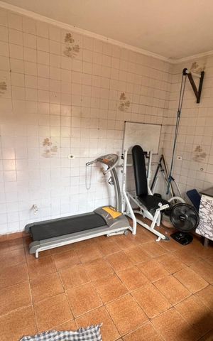 Casa à venda com 162m², 4 quartos e 4 vagas Casa à venda com 162m², 4 quartos e 4 vagasCozinha