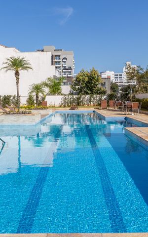 Apartamento à venda com 122m², 2 quartos e 2 vagas Apartamento à venda com 122m², 2 quartos e 2 vagasÁrea comum - Piscina