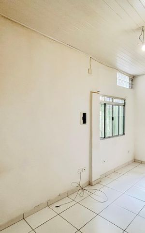 Casa para alugar com 100m², 2 quartos e 1 vaga Casa para alugar com 100m², 2 quartos e 1 vagaSala