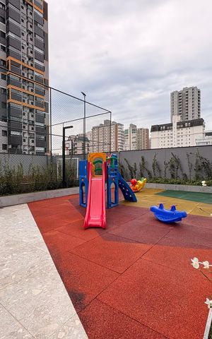 Apartamento à venda com 112m², 2 quartos e 3 vagas Apartamento à venda com 112m², 2 quartos e 3 vagasÁrea comum - Playground