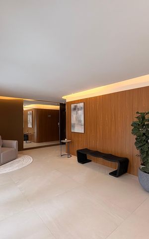 Apartamento à venda com 112m², 2 quartos e 3 vagas Apartamento à venda com 112m², 2 quartos e 3 vagasHall social