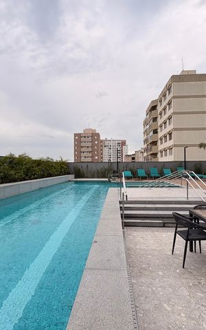 Apartamento à venda com 112m², 2 quartos e 3 vagas Apartamento à venda com 112m², 2 quartos e 3 vagasÁrea comum - Piscina