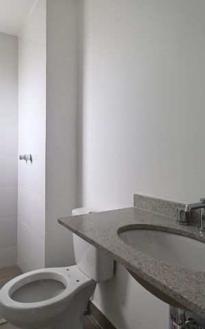 Apartamento à venda com 112m², 2 quartos e 3 vagas Apartamento à venda com 112m², 2 quartos e 3 vagasBanheiro da Suíte 2