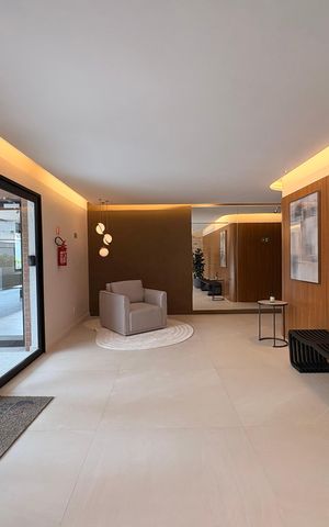 Apartamento à venda com 112m², 2 quartos e 3 vagas Apartamento à venda com 112m², 2 quartos e 3 vagasHall social