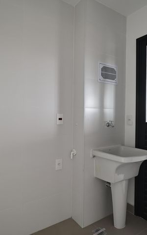 Apartamento à venda com 112m², 2 quartos e 3 vagas Apartamento à venda com 112m², 2 quartos e 3 vagasLavanderia