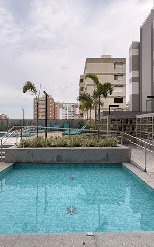 Apartamento à venda com 112m², 2 quartos e 3 vagas Apartamento à venda com 112m², 2 quartos e 3 vagasÁrea comum - Piscina