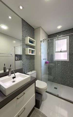 Apartamento à venda com 180m², 3 quartos e 3 vagas Apartamento à venda com 180m², 3 quartos e 3 vagasSuíte 1 Banheiro