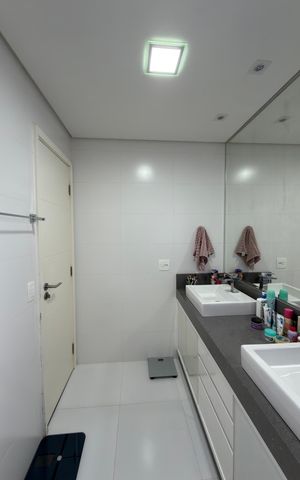 Apartamento à venda com 180m², 3 quartos e 3 vagas Apartamento à venda com 180m², 3 quartos e 3 vagasSuíte 2 Banheiro