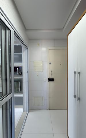 Apartamento à venda com 180m², 3 quartos e 3 vagas Apartamento à venda com 180m², 3 quartos e 3 vagasÁrea de Serviço