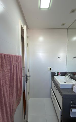 Apartamento à venda com 180m², 3 quartos e 3 vagas Apartamento à venda com 180m², 3 quartos e 3 vagasSuíte 3 Banheiro