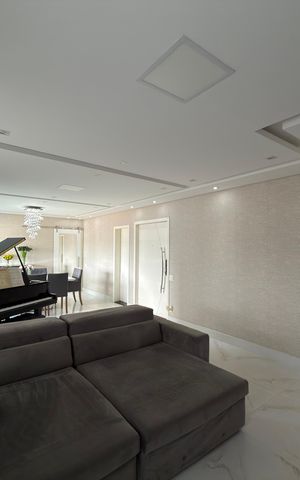 Apartamento à venda com 180m², 3 quartos e 3 vagas Apartamento à venda com 180m², 3 quartos e 3 vagasSala