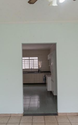 Casa para alugar com 230m², 3 quartos e 3 vagas Casa para alugar com 230m², 3 quartos e 3 vagasSala de Jantar