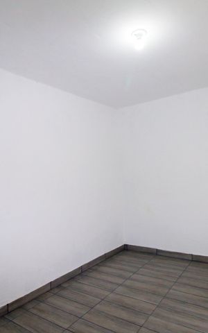 Casa para alugar com 35m², 1 quarto e 1 vagaQuarto