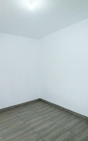 Casa para alugar com 35m², 1 quarto e 1 vagaQuarto