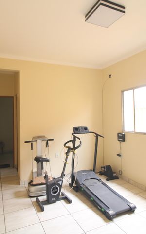 Casa à venda com 69m², 2 quartos e 4 vagasSala