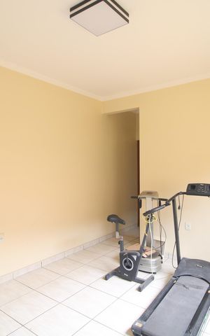 Casa à venda com 69m², 2 quartos e 4 vagasSala
