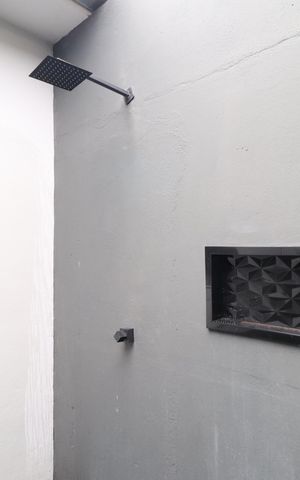 Casa para alugar com 70m², 2 quartos e 2 vagasDucha