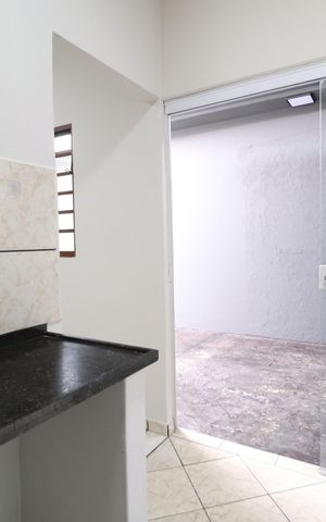 Casa para alugar com 70m², 2 quartos e 2 vagasCozinha