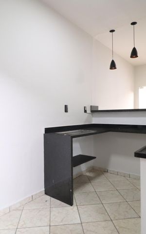 Casa para alugar com 70m², 2 quartos e 2 vagasCozinha
