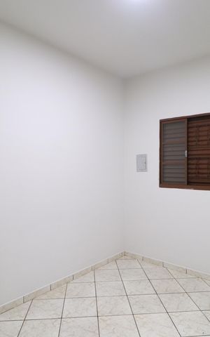 Casa para alugar com 70m², 2 quartos e 2 vagasQuarto 1